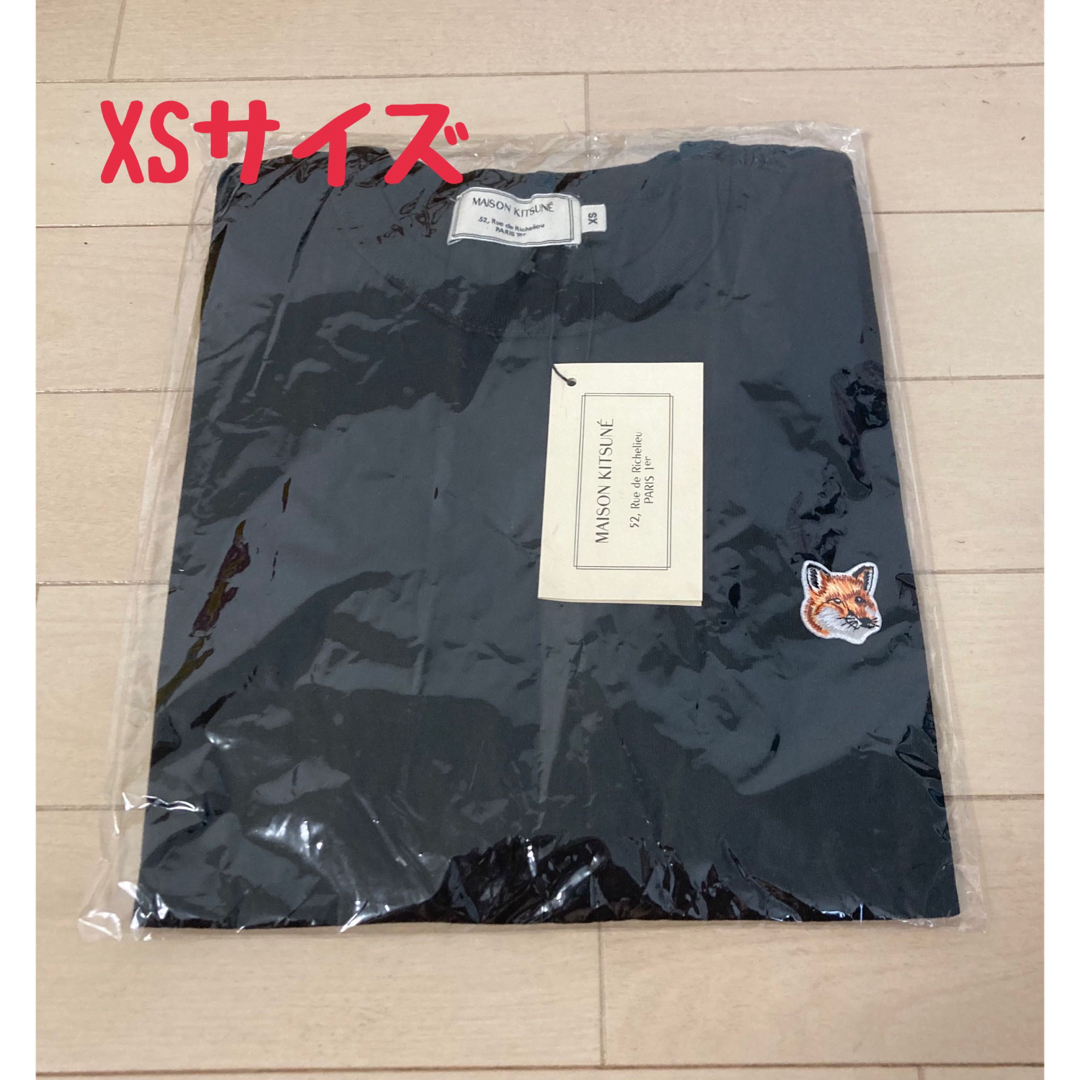 MAISON KITSUNE'(メゾンキツネ)の新品　メゾンキツネ    Tシャツ　ブラック　XS   黒　フォックス　男女兼用 レディースのトップス(Tシャツ(半袖/袖なし))の商品写真
