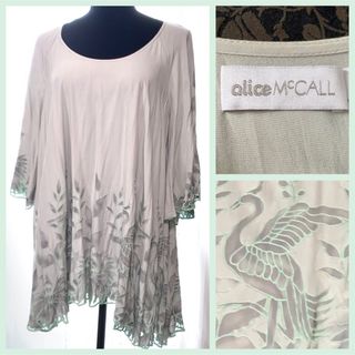 アリスマッコール(alice McCALL)の【アリスマッコール】白鳥　植物　カットソー トップス　チュニック　ワンピ(チュニック)