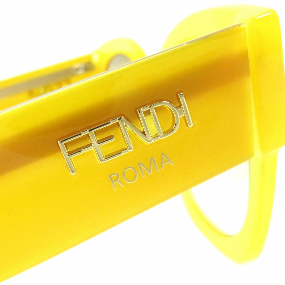 FENDI(フェンディ)の美品△FENDI フェンディ FF0458 Square Sunglasses ロゴ入り アイウェア サングラス イエロー系 52□23 150 ケース付き イタリア製 レディース レディースのファッション小物(サングラス/メガネ)の商品写真