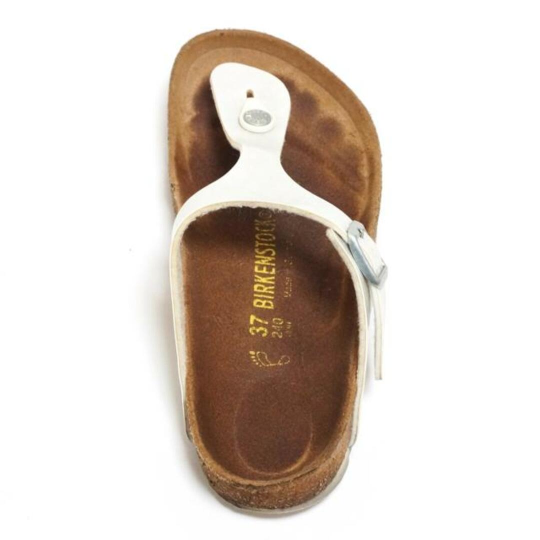 BIRKENSTOCK(ビルケンシュトック)のBIRKEN STOCK(ビルケンシュトック) サンダル 37 レディース - 白 エナメル（レザー） レディースの靴/シューズ(サンダル)の商品写真