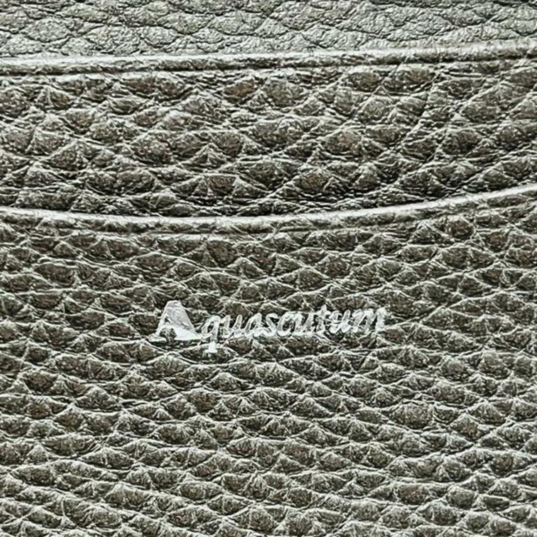 AQUA SCUTUM(アクアスキュータム)のAquascutum(アクアスキュータム) 名刺入れ - グレーベージュ レザー レディースのファッション小物(名刺入れ/定期入れ)の商品写真