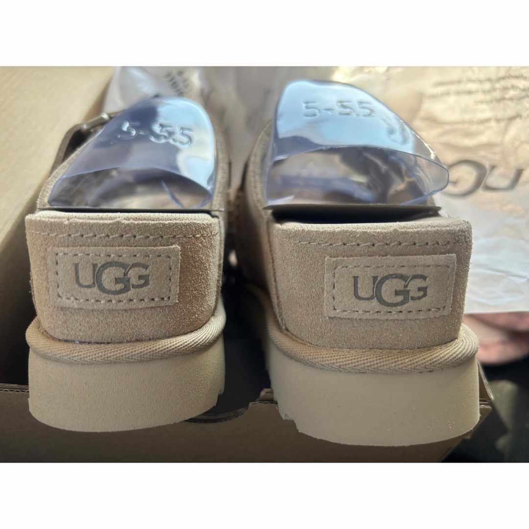 UGG(アグ)のUGG ゴールデンスターハイ　スライド　 レディースの靴/シューズ(サンダル)の商品写真