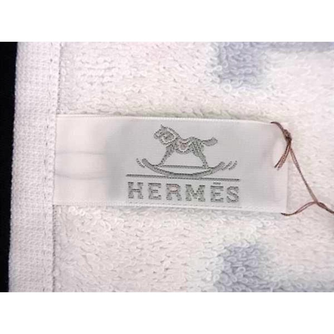 Hermes(エルメス)の■新品■未使用■ HERMES エルメス アヴァロン コットン100％ ハンドタオル レディース メンズ ライトブルー系×ホワイト系 AW5233  レディースのファッション小物(その他)の商品写真