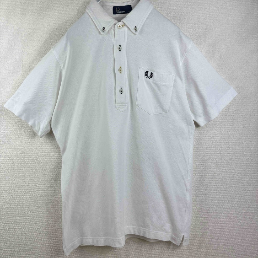 FRED PERRY(フレッドペリー)の大人気　フレッドペリー　ポロシャツ　ボタンダウン　白　ホワイト　M 古着 メンズのトップス(ポロシャツ)の商品写真