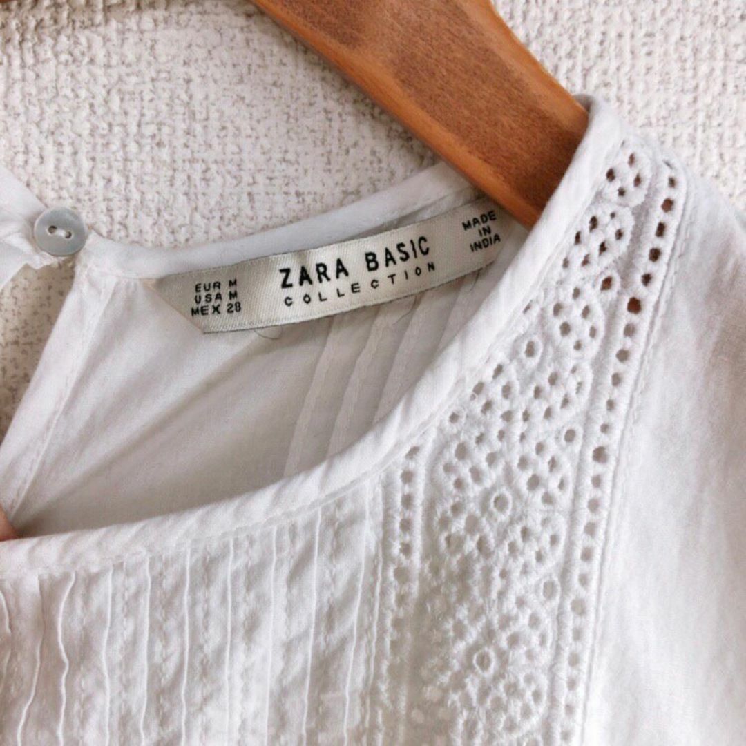 ZARA(ザラ)のZARA♡レースノースリシャツ♡ホワイトM♡コットン100％♡シンプル♡ザラ♡ レディースのトップス(シャツ/ブラウス(半袖/袖なし))の商品写真