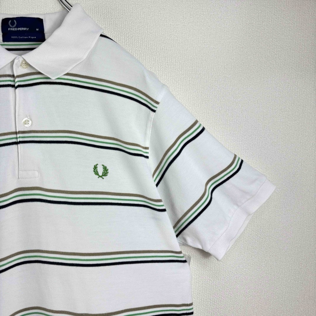 FRED PERRY(フレッドペリー)の大人気　フレッドペリー　ポロシャツ　ポルトガル製　ボーダー　白緑　M 古着 メンズのトップス(ポロシャツ)の商品写真