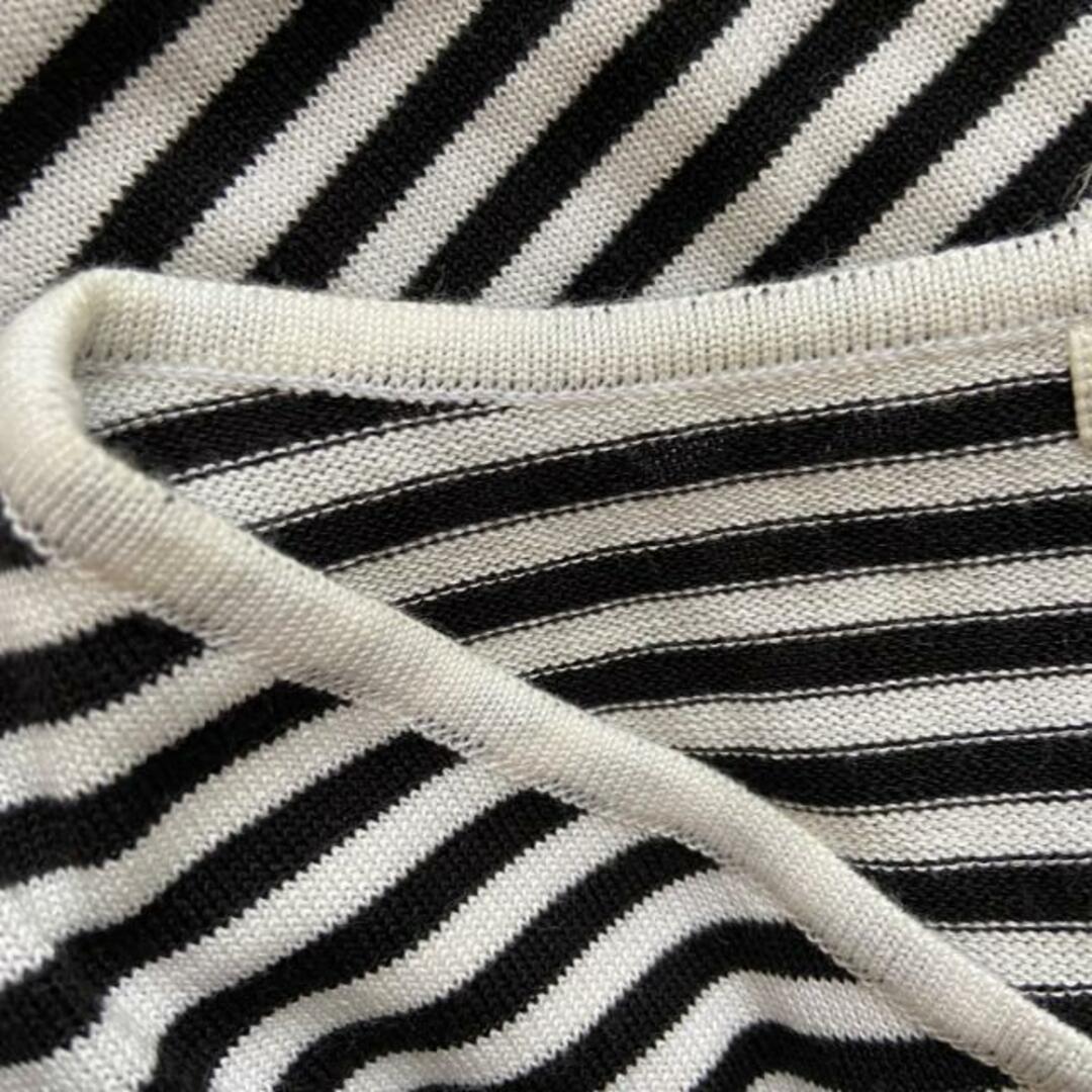 René(ルネ)のRene(ルネ) 半袖セーター サイズ36 S レディース - 黒×白 Vネック/ボーダー/フラワー(花)/ビーズ レディースのトップス(ニット/セーター)の商品写真