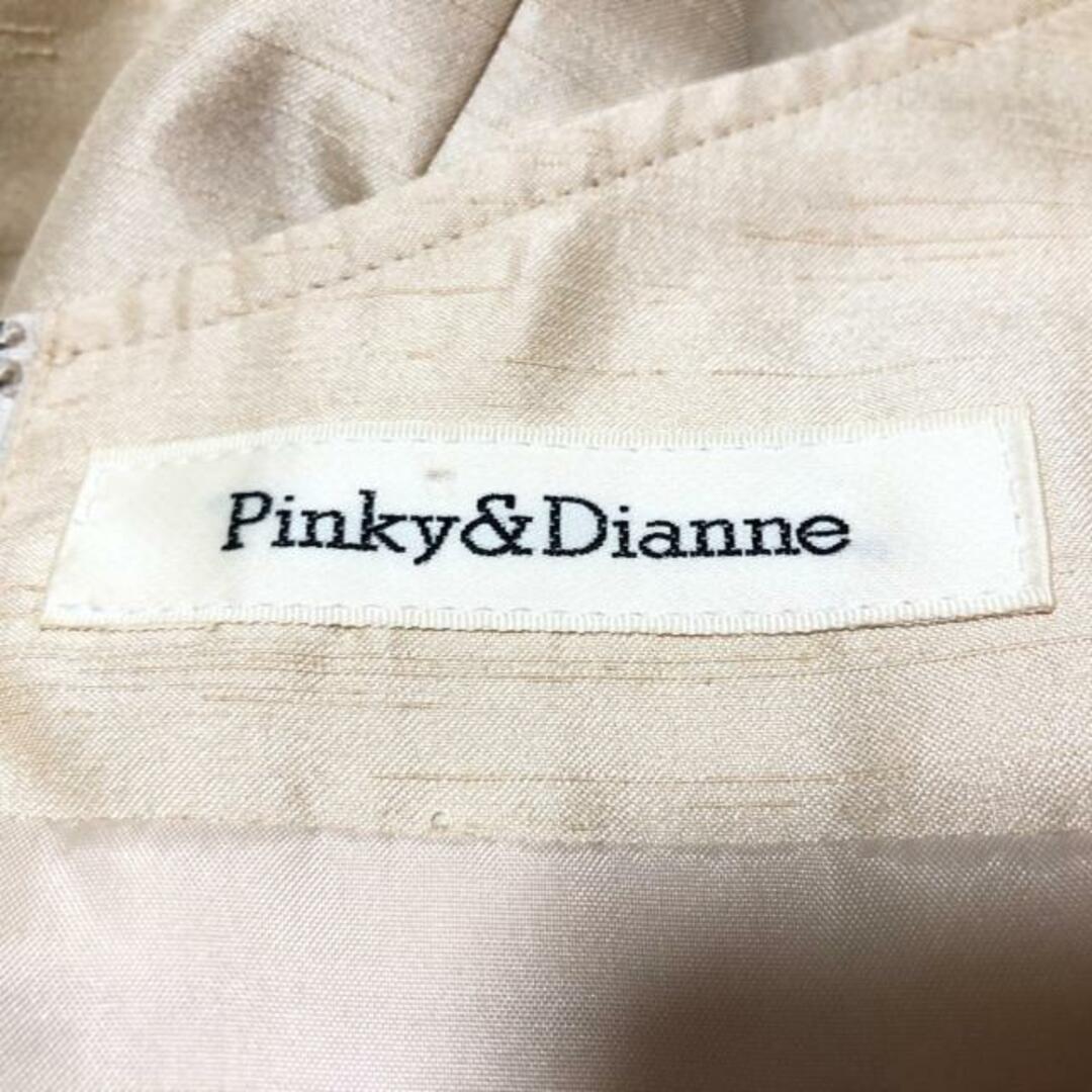 Pinky&Dianne(ピンキーアンドダイアン)のPinky&Dianne(ピンキー&ダイアン) ワンピース サイズ38 M レディース - ベージュ クルーネック/ノースリーブ/ひざ丈 レディースのワンピース(その他)の商品写真