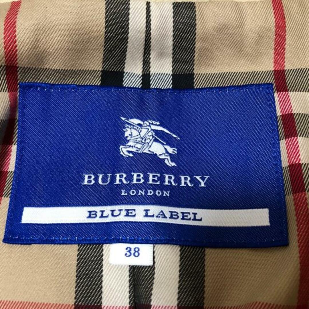 BURBERRY BLUE LABEL(バーバリーブルーレーベル)のBurberry Blue Label(バーバリーブルーレーベル) コート サイズ38 M レディース - ベージュ 長袖/春/秋 レディースのジャケット/アウター(その他)の商品写真