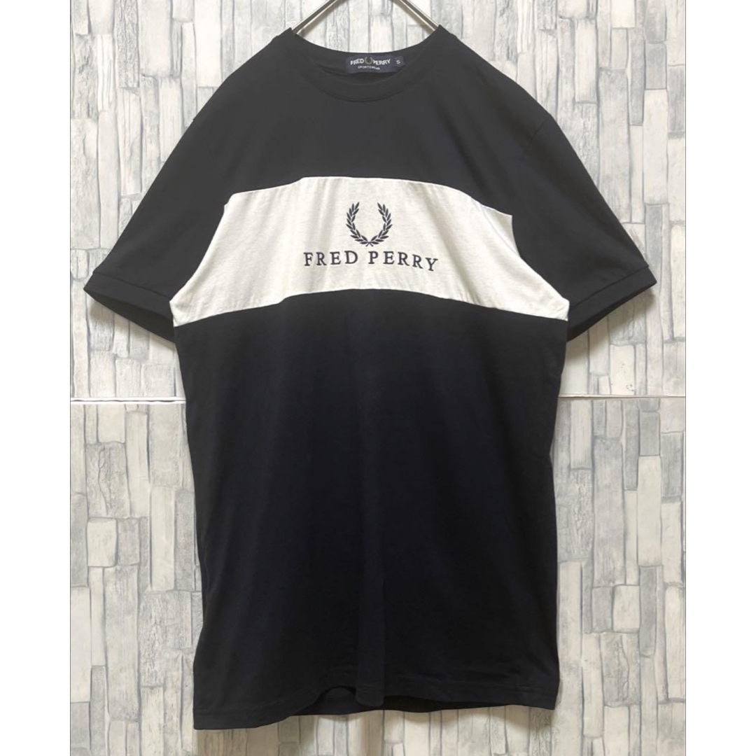 FRED PERRY(フレッドペリー)のフレッドペリー 半袖 Tシャツ ブラック S デカロゴ 刺繍ロゴ バイカラー メンズのトップス(Tシャツ/カットソー(半袖/袖なし))の商品写真