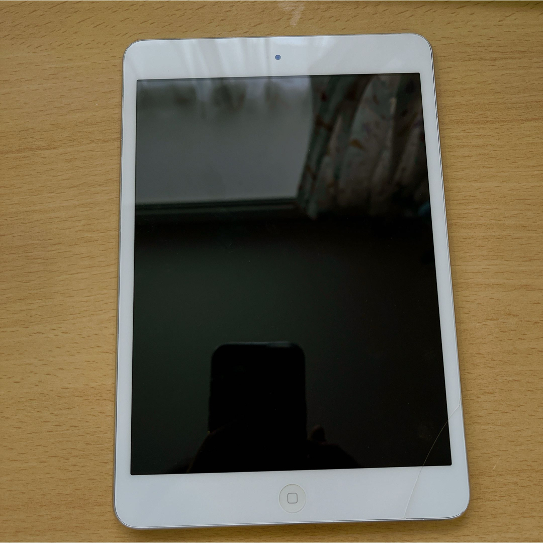 Apple(アップル)のiPad mini Apple シルバー アップル Wi-Fi A タブレット　 スマホ/家電/カメラのPC/タブレット(タブレット)の商品写真