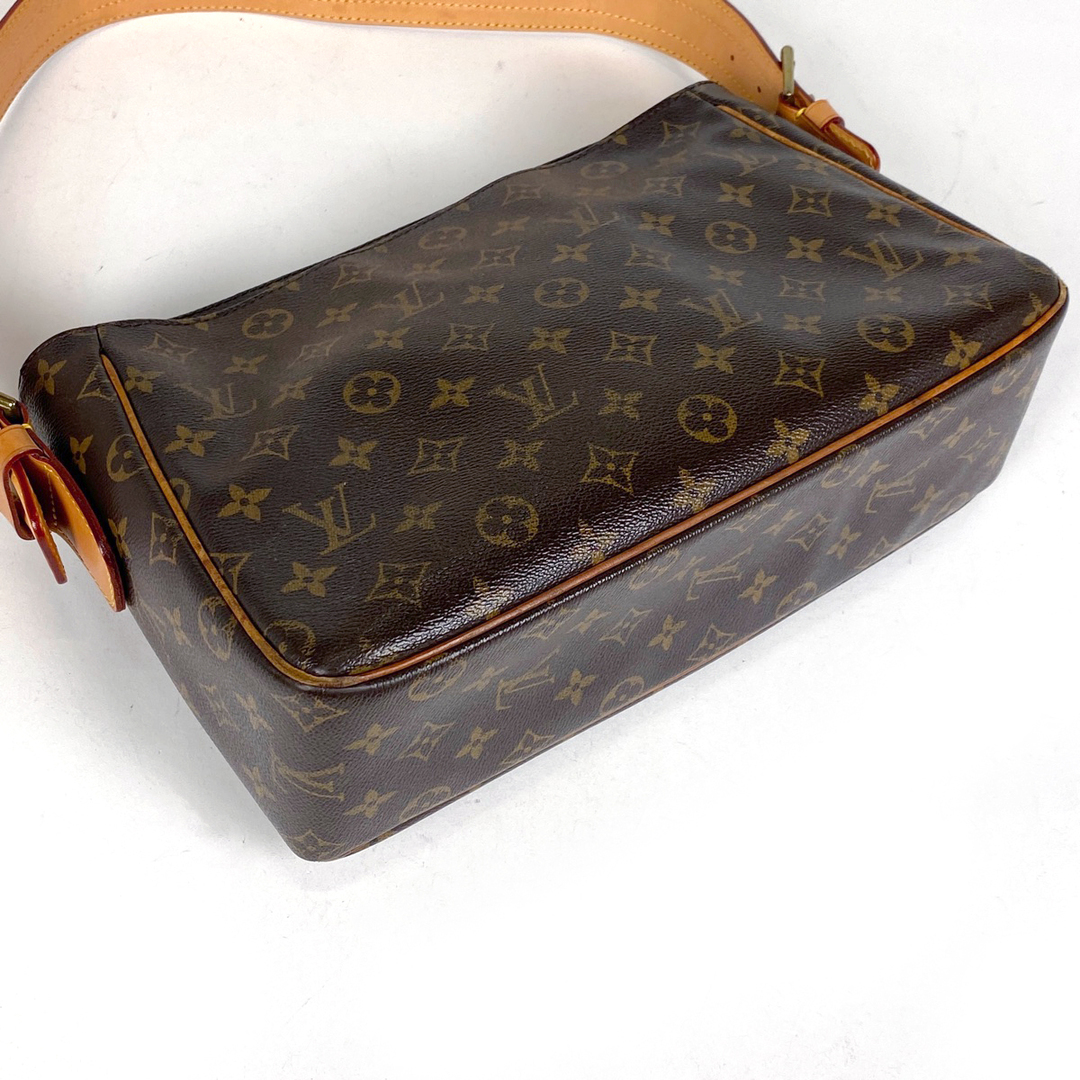 LOUIS VUITTON(ルイヴィトン)のルイ・ヴィトン ヴィバ シテ GM レディース 【中古】 レディースのバッグ(ショルダーバッグ)の商品写真