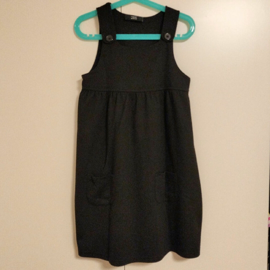 NEXT(ネクスト)のnext school 　ジャンパースカート　ワンピース　黒　128cm キッズ/ベビー/マタニティのキッズ服女の子用(90cm~)(ワンピース)の商品写真