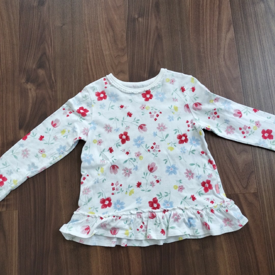 ベルメゾン(ベルメゾン)のベルメゾン　花柄Tシャツ キッズ/ベビー/マタニティのキッズ服女の子用(90cm~)(Tシャツ/カットソー)の商品写真