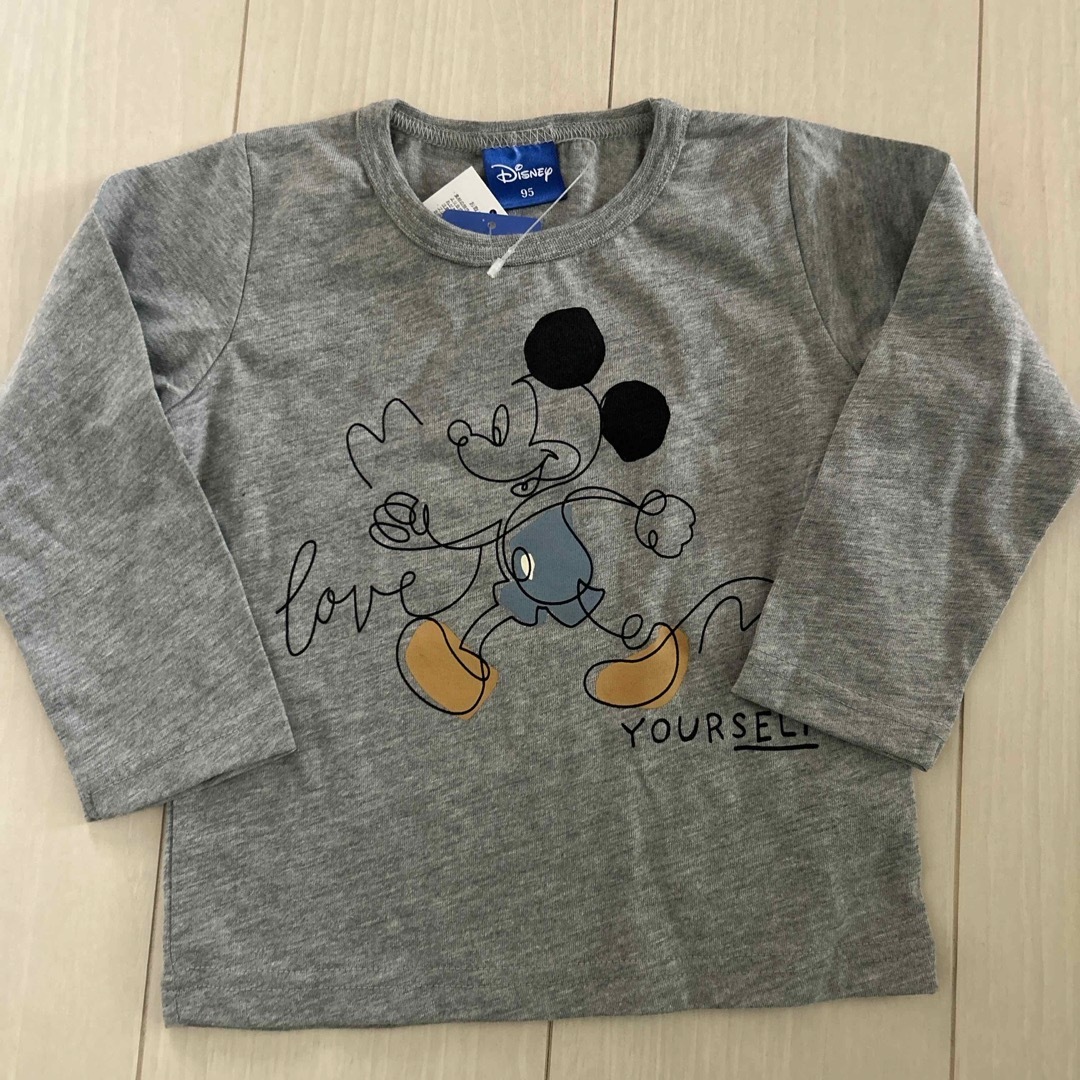 Disney(ディズニー)のミッキー　ロンT 95 キッズ/ベビー/マタニティのキッズ服男の子用(90cm~)(Tシャツ/カットソー)の商品写真