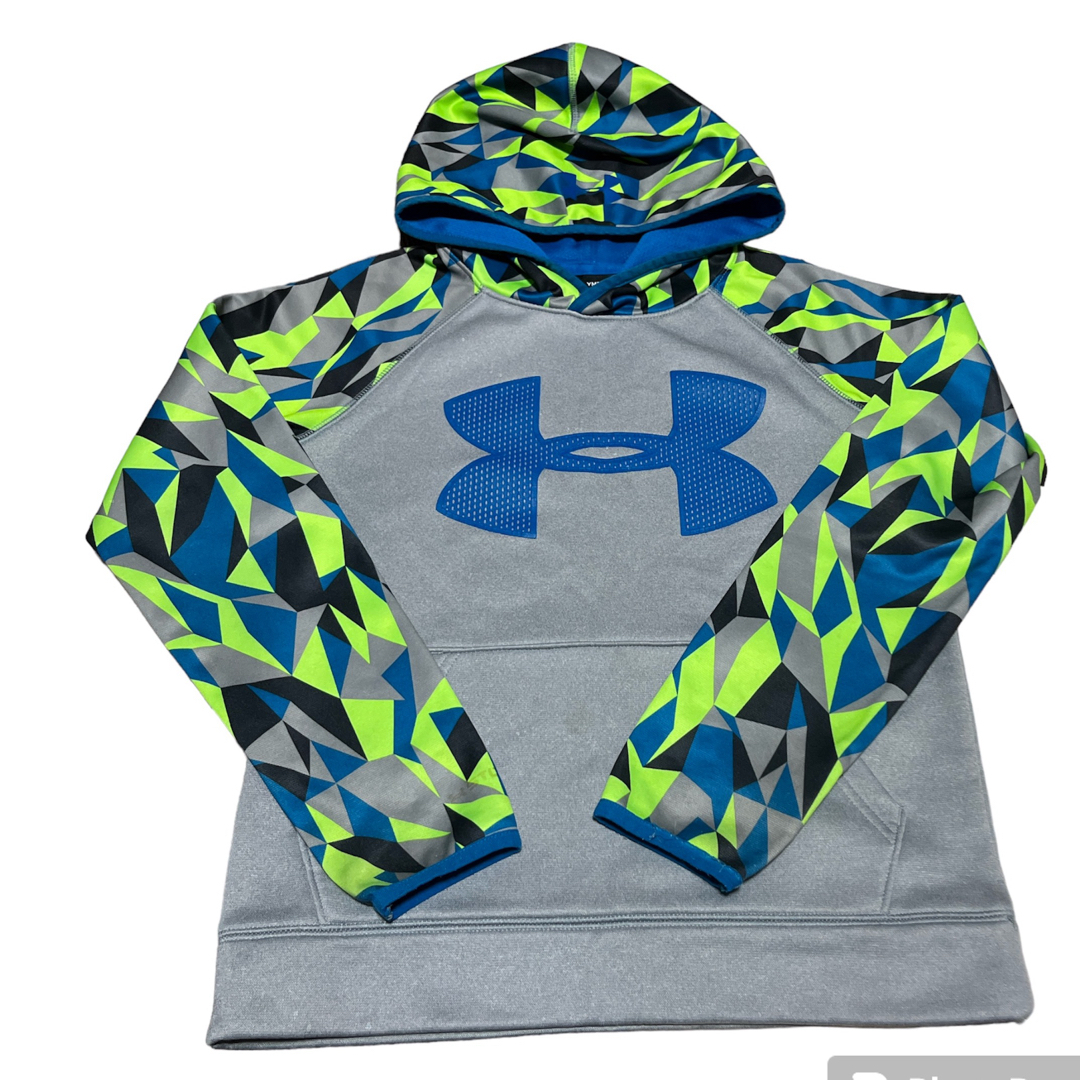 UNDER ARMOUR(アンダーアーマー)のアンダーアーマー　パーカー キッズ/ベビー/マタニティのキッズ服男の子用(90cm~)(Tシャツ/カットソー)の商品写真