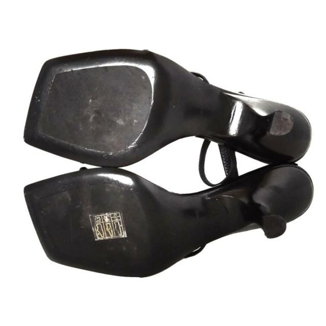 THE ROW(ザロウ) サンダル 36 レディース - 黒 レザー×エナメル（レザー） レディースの靴/シューズ(サンダル)の商品写真