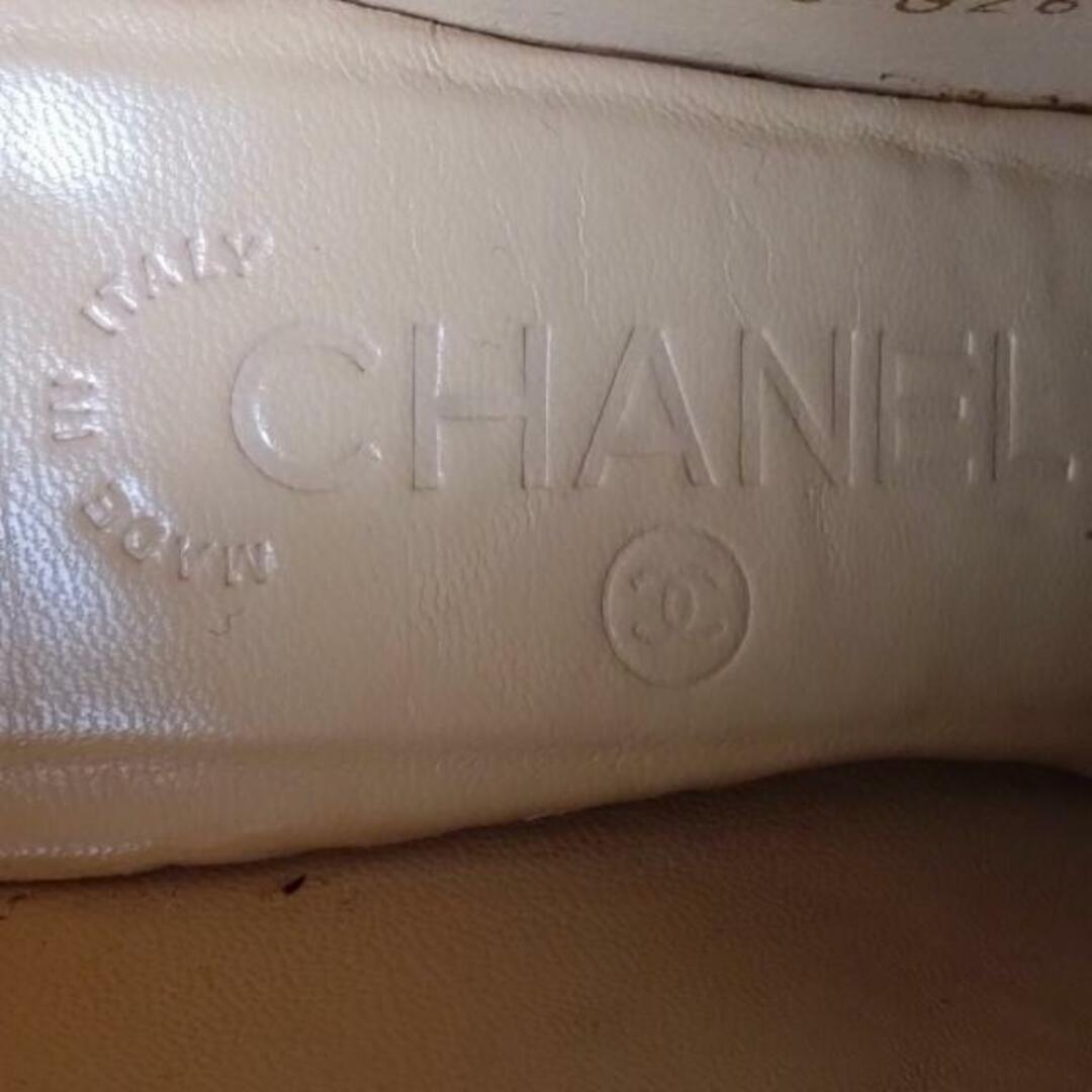 CHANEL(シャネル)のCHANEL(シャネル) ショートブーツ 34 1/2 C レディース - G26152 黒 ココマーク エナメル（レザー） レディースの靴/シューズ(ブーツ)の商品写真