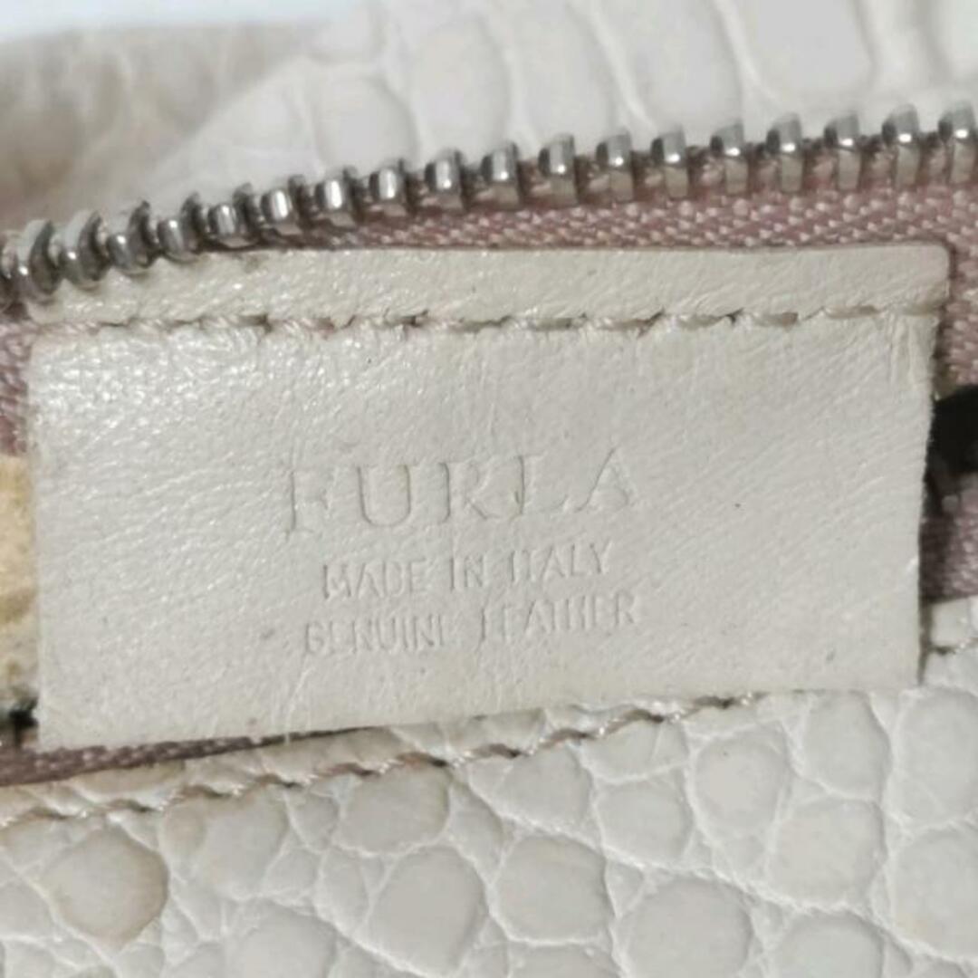 Furla(フルラ)のFURLA(フルラ) ポーチ - アイボリー 型押し加工 レザー レディースのファッション小物(ポーチ)の商品写真