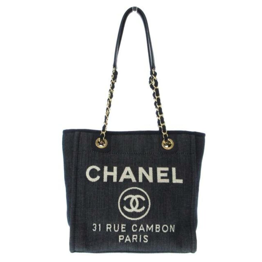 CHANEL(シャネル)のCHANEL(シャネル) トートバッグ レディース ドーヴィルラインPM A66939 ダークネイビー×白  チェーンショルダー/ゴールド金具 デニム×レザー レディースのバッグ(トートバッグ)の商品写真