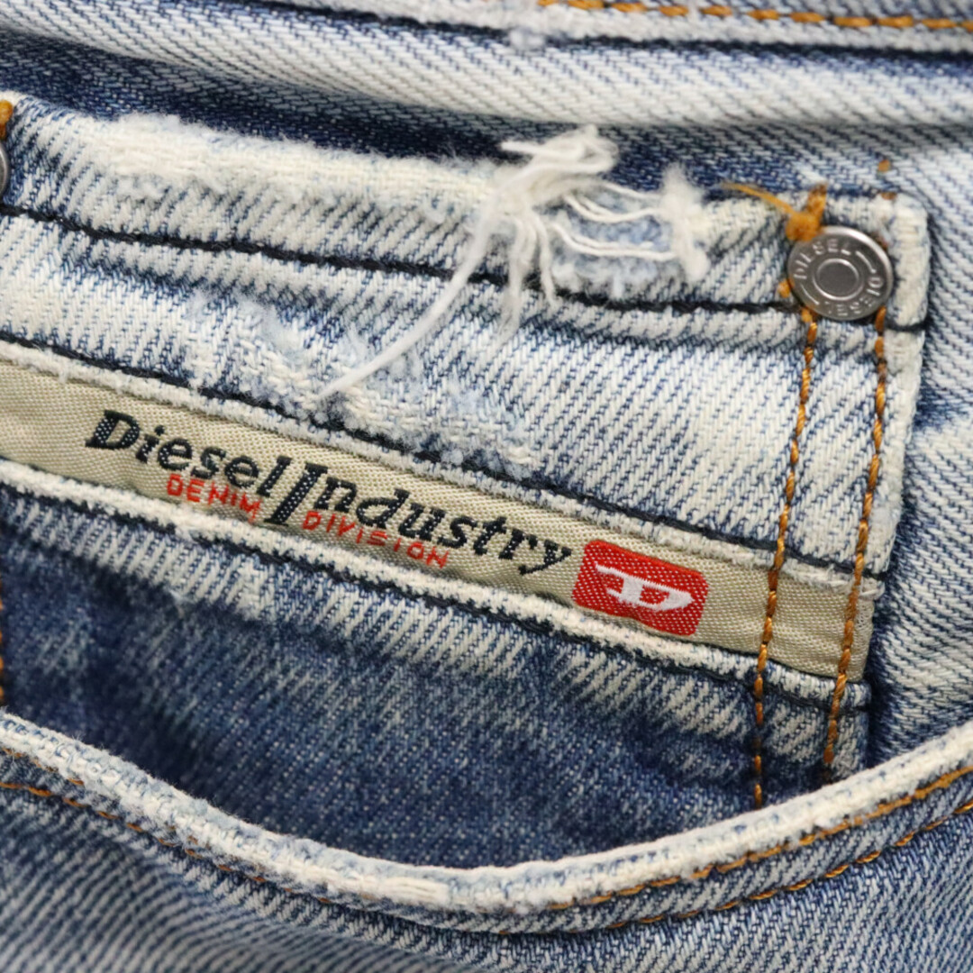 DIESEL(ディーゼル)のDIESEL ディーゼル ZATINY WASH0071J ダメージ加工デニムパンツ メンズのパンツ(その他)の商品写真