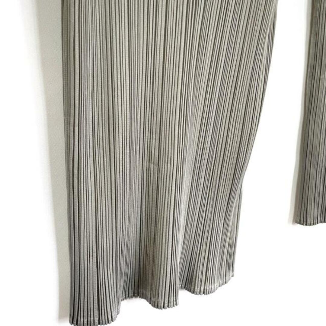 PLEATS PLEASE ISSEY MIYAKE(プリーツプリーズイッセイミヤケ)のPLEATS PLEASE(プリーツプリーズ) 長袖Tシャツ サイズ3 L レディース美品  グレー ハイネック/プリーツ レディースのトップス(Tシャツ(長袖/七分))の商品写真