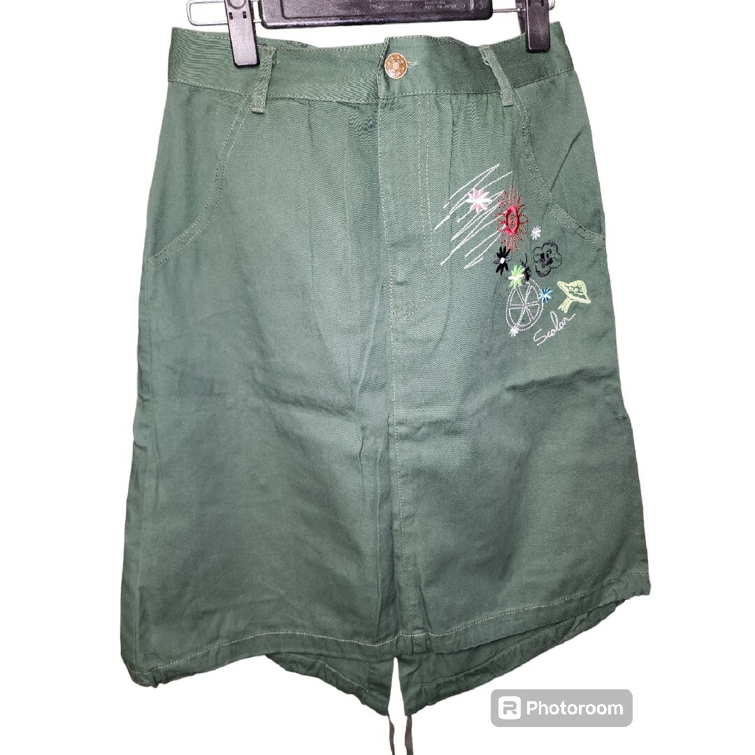 ScoLar(スカラー)のスカラー　刺繍スカート レディースのスカート(ひざ丈スカート)の商品写真