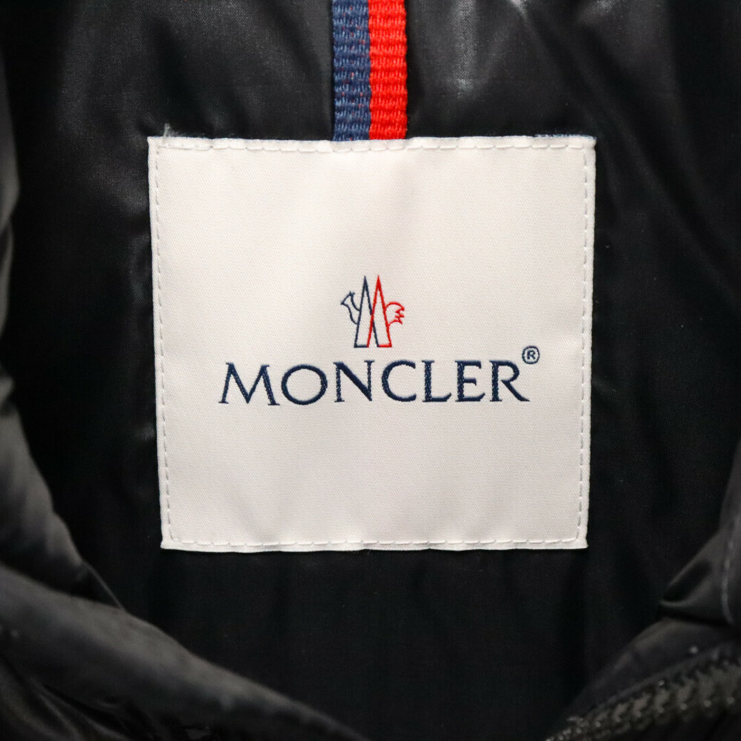 MONCLER(モンクレール)のMONCLER モンクレール Corydale コーリーデール アームMロゴ ジップアップ フーディーダウンジャケット H20911A00101 ブラック メンズのジャケット/アウター(ダウンジャケット)の商品写真