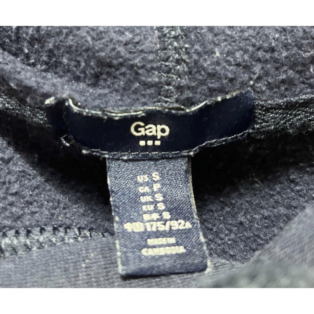 GAP(ギャップ)のGAP ギャップ パーカー スウェット 刺繍 S ワッペン ネイビー 裏起毛 メンズのトップス(パーカー)の商品写真