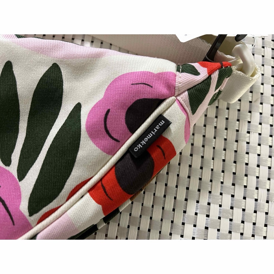UNIQLO(ユニクロ)の◆新品タグ付き◆UNIQLO marimekko コラボ ラウンドミニショルダー レディースのバッグ(ショルダーバッグ)の商品写真