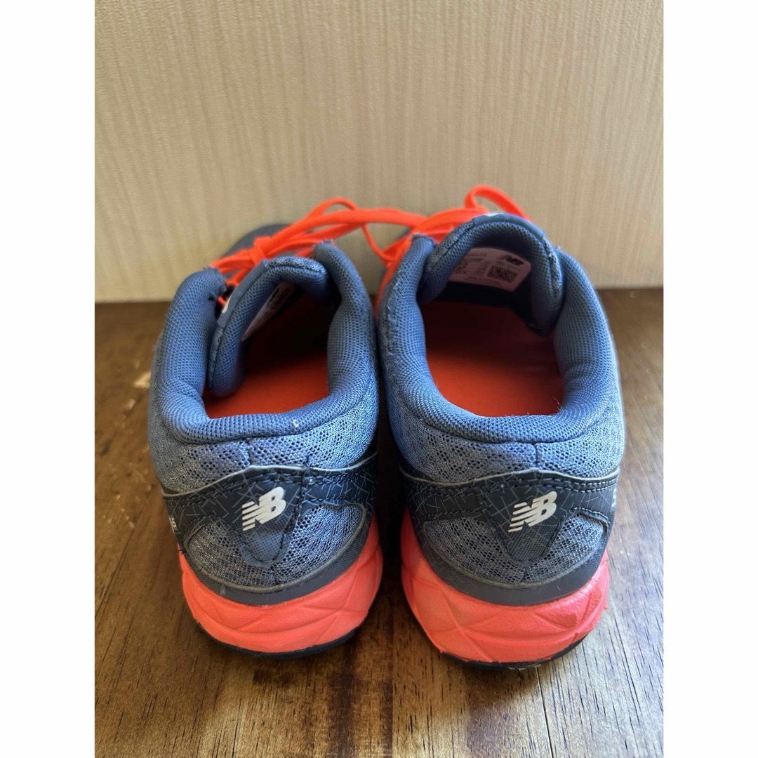 New Balance(ニューバランス)のニューバランスランニングシューズ W590LG5B 23.5cm スポーツ/アウトドアのランニング(シューズ)の商品写真