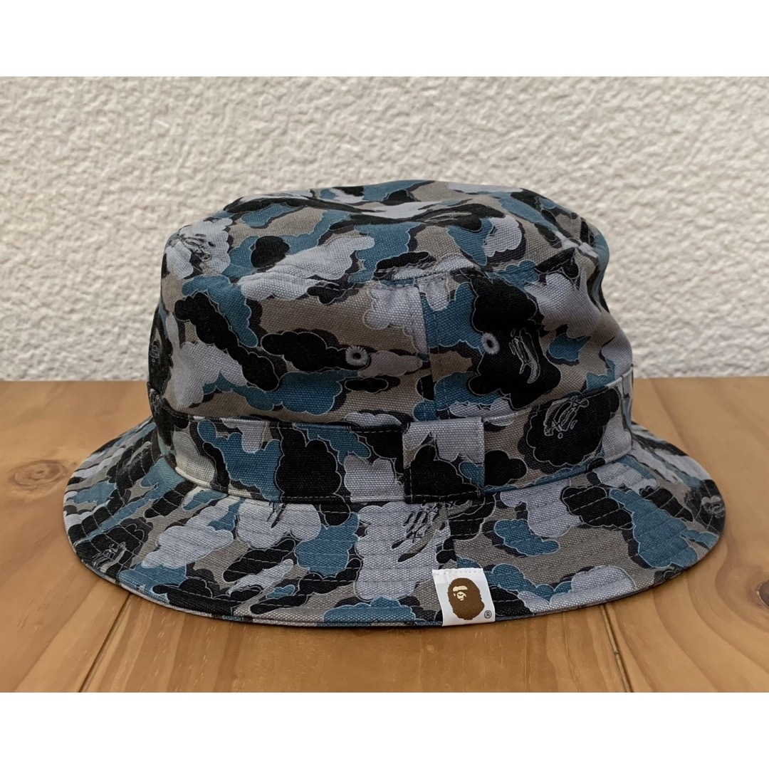 A BATHING APE(アベイシングエイプ)の★激レア★ APE × kaws カモ バケットハット L ハット キャップ メンズの帽子(ハット)の商品写真