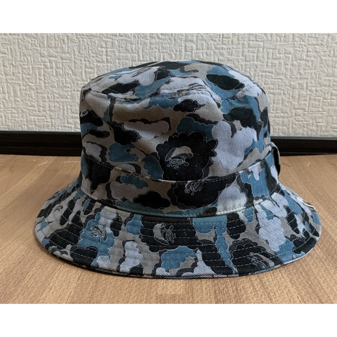 A BATHING APE(アベイシングエイプ)の★激レア★ APE × kaws カモ バケットハット L ハット キャップ メンズの帽子(ハット)の商品写真