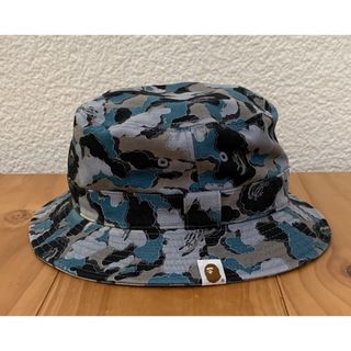 アベイシングエイプ(A BATHING APE)の★激レア★ APE × kaws カモ バケットハット L ハット キャップ(ハット)