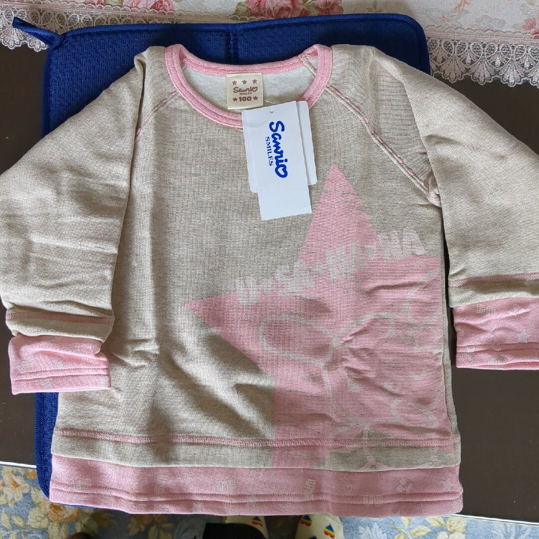 サンリオ(サンリオ)のサンリオパジャマ　100サイズ キッズ/ベビー/マタニティのキッズ服女の子用(90cm~)(パジャマ)の商品写真