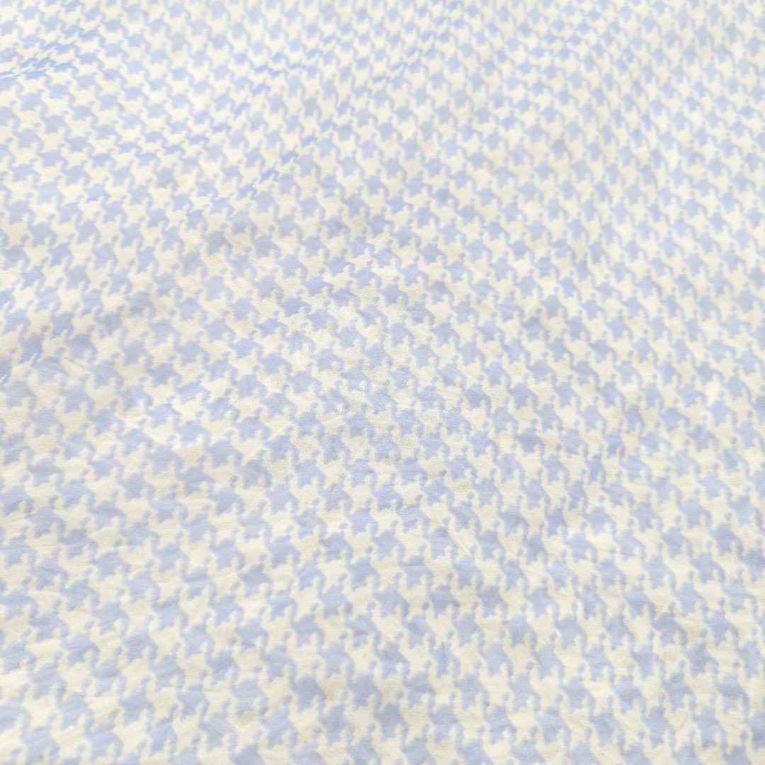 【極美品】 TP  EXCHANGE　シルク　絹　総柄ハンカチーフ ✓3308 レディースのファッション小物(ハンカチ)の商品写真