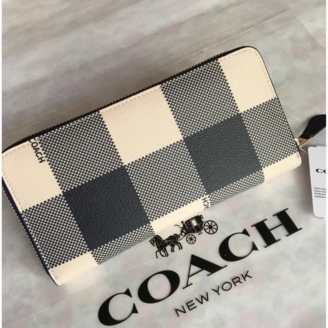 COACH(コーチ)の新品未使用　COACHコーチ　長財布　レディース　ラウンドファスナー チェック レディースのファッション小物(財布)の商品写真