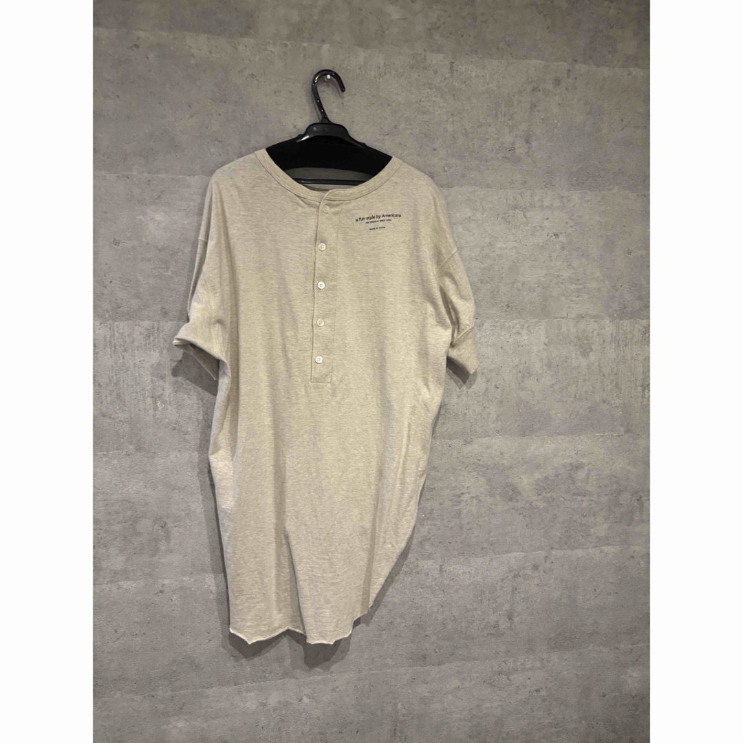 DEUXIEME CLASSE(ドゥーズィエムクラス)のアメリカーナバックボタンヘンリーネックプルオーバーTシャツ メンズのトップス(Tシャツ/カットソー(半袖/袖なし))の商品写真