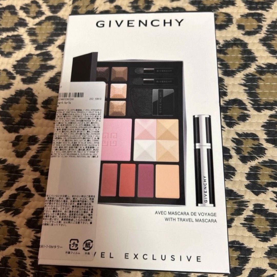 GIVENCHY(ジバンシィ)のクリスマスジバンシーメイクアップエッセンシャルパレット限定品GIVENCHY コスメ/美容のキット/セット(コフレ/メイクアップセット)の商品写真