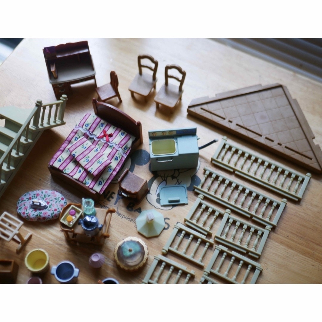 シルバニアファミリー　赤い屋根の大きな家　家具など キッズ/ベビー/マタニティのおもちゃ(知育玩具)の商品写真