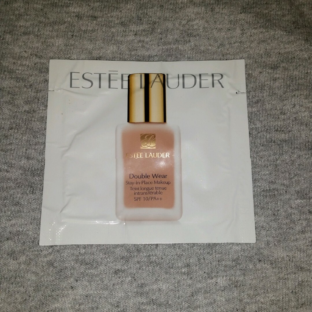 Estee Lauder(エスティローダー)のエスティローダー ダブルウェア　パウチサンプル　２枚セット コスメ/美容のベースメイク/化粧品(ファンデーション)の商品写真