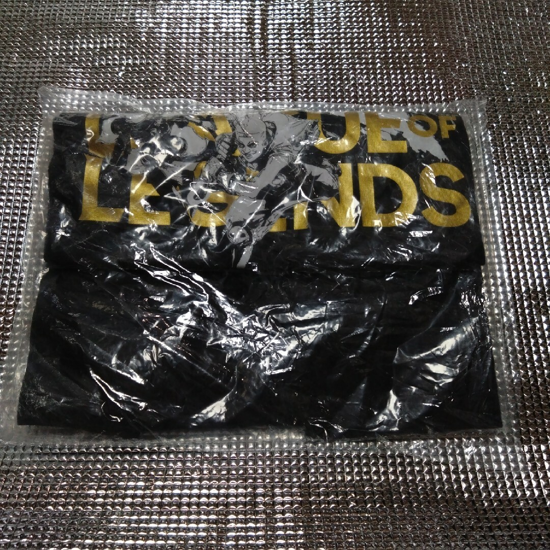 新品　LOL ユニクロ　Mサイズ 黒 メンズのトップス(Tシャツ/カットソー(半袖/袖なし))の商品写真