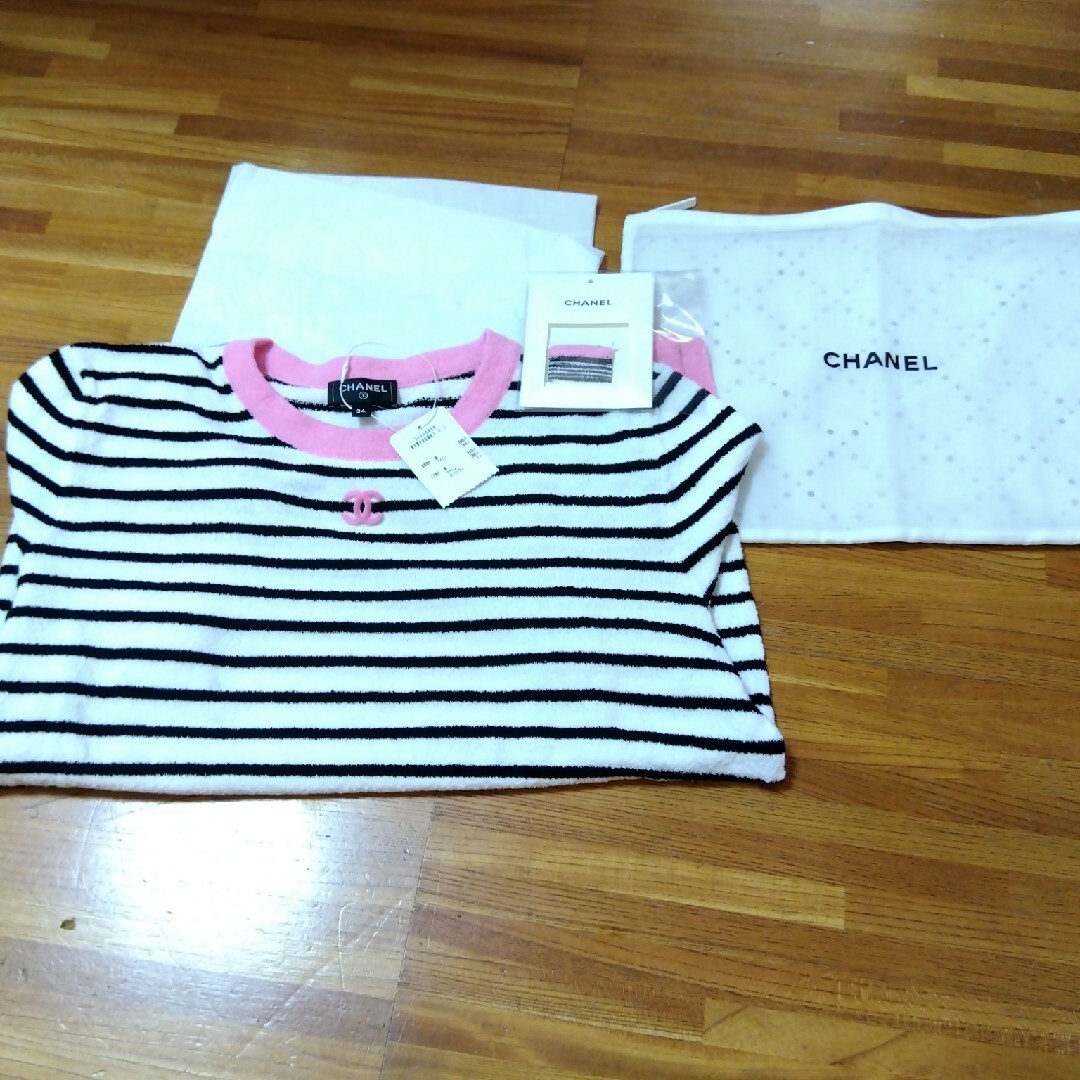 CHANEL(シャネル)のシャネル　24P　レディース　カットソー　Ｔシャツ　新品未使用タグ付き レディースのトップス(Tシャツ(半袖/袖なし))の商品写真