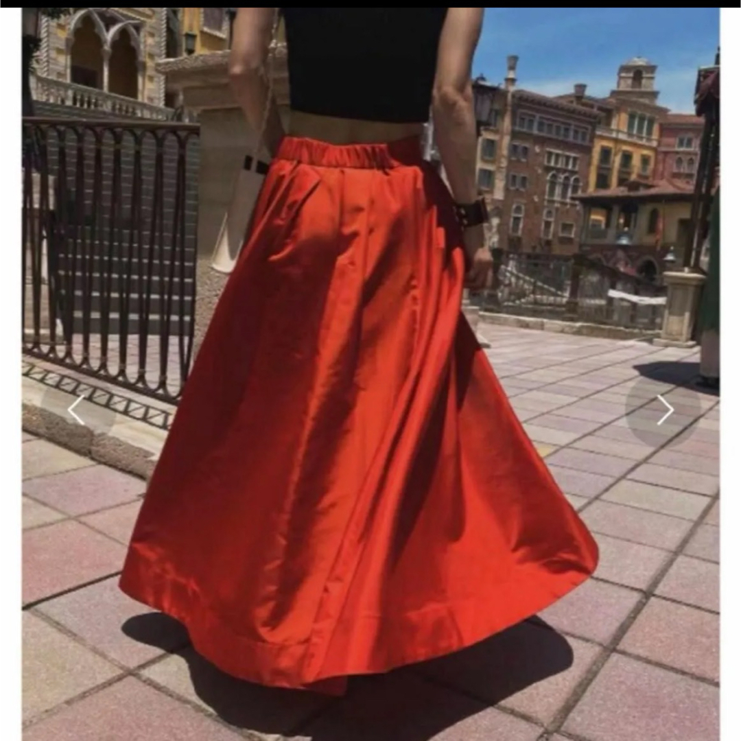 Ameri VINTAGE(アメリヴィンテージ)のAMERI ランダムタックボリュームスカート レディースのスカート(ロングスカート)の商品写真