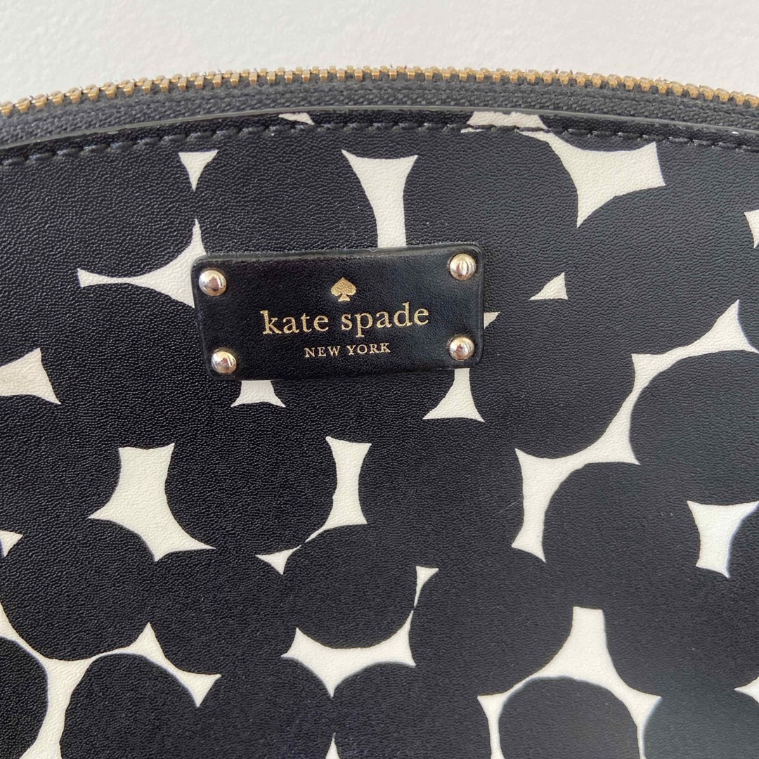 kate spade new york(ケイトスペードニューヨーク)のkate spade バック　ショルダー　斜めがけ　モノトーン レディースのバッグ(ショルダーバッグ)の商品写真