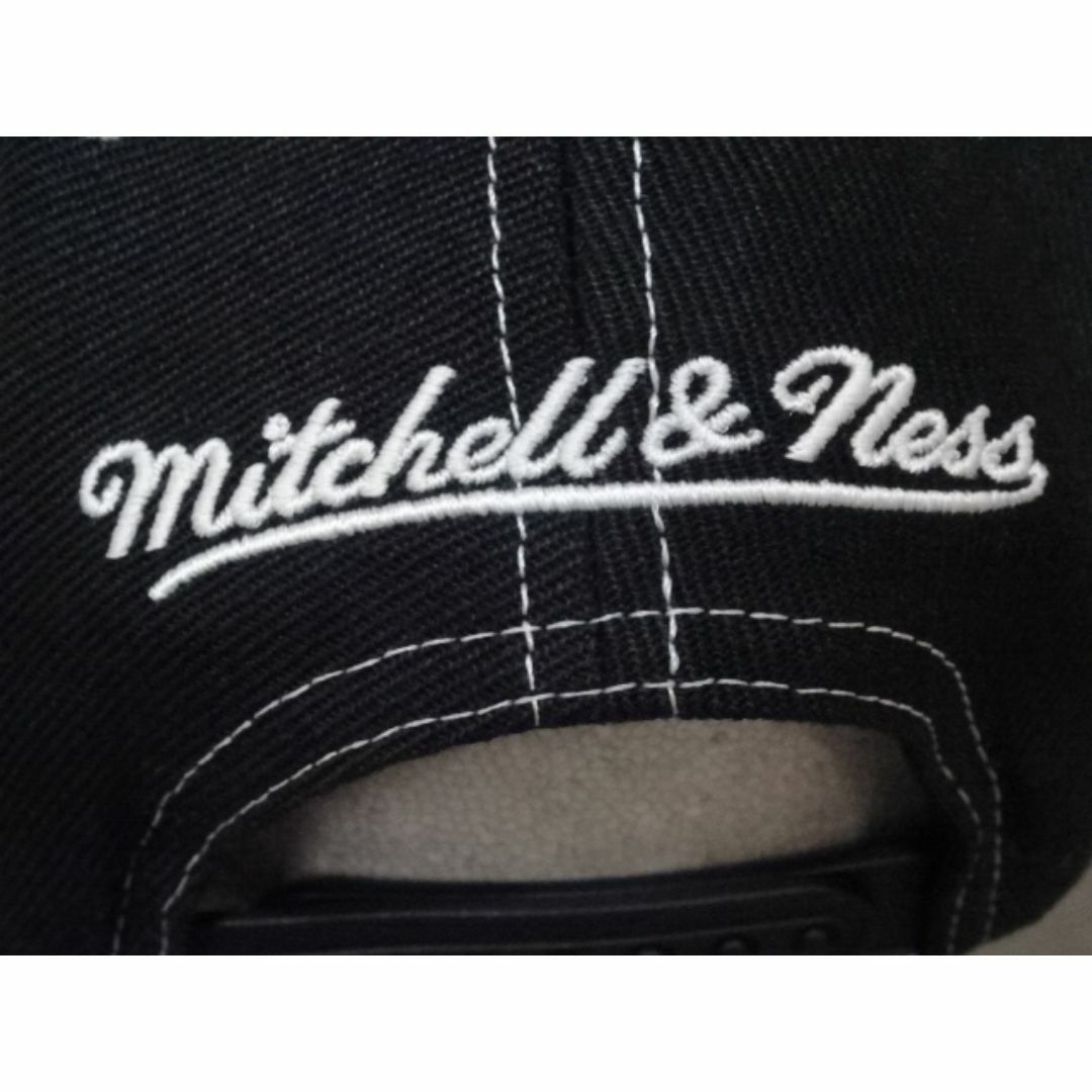 MITCHELL & NESS(ミッチェルアンドネス)の【Mitchell & Ness】 NBA ブレイザーズ ロゴ刺繍入り キャップ メンズの帽子(キャップ)の商品写真