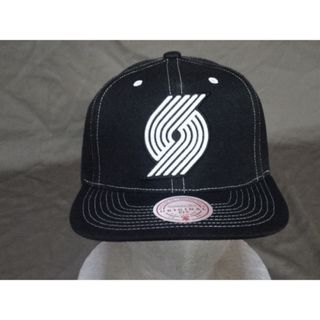 ミッチェルアンドネス(MITCHELL & NESS)の【Mitchell & Ness】 NBA ブレイザーズ ロゴ刺繍入り キャップ(キャップ)