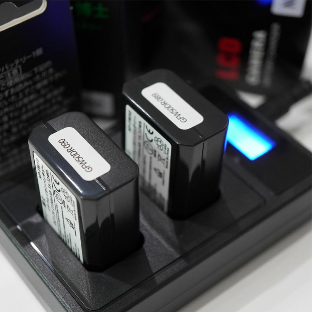 SONY(ソニー)のPSE認証2024年5月モデル NP-FW50 互換バッテリー2個+USB充電器 スマホ/家電/カメラのカメラ(デジタル一眼)の商品写真