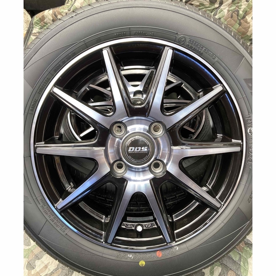 ヨコハマ(ヨコハマ)の㉛155/65R14新品ヨコハマタイヤ4本と中古ホイールとナット付き 自動車/バイクの自動車(タイヤ・ホイールセット)の商品写真