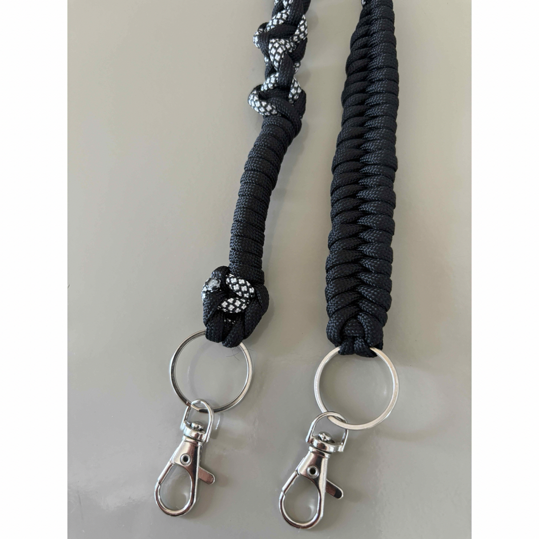 パラコード　スマホストラップ　Paracord shoulder strap ハンドメイドのスマホケース/アクセサリー(スマホストラップ/チャーム)の商品写真